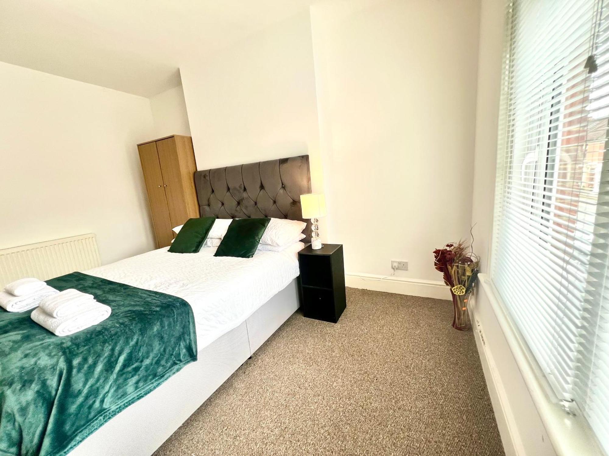 The Coral Guest House 1 Fratton Park Portsmouth Exterior photo