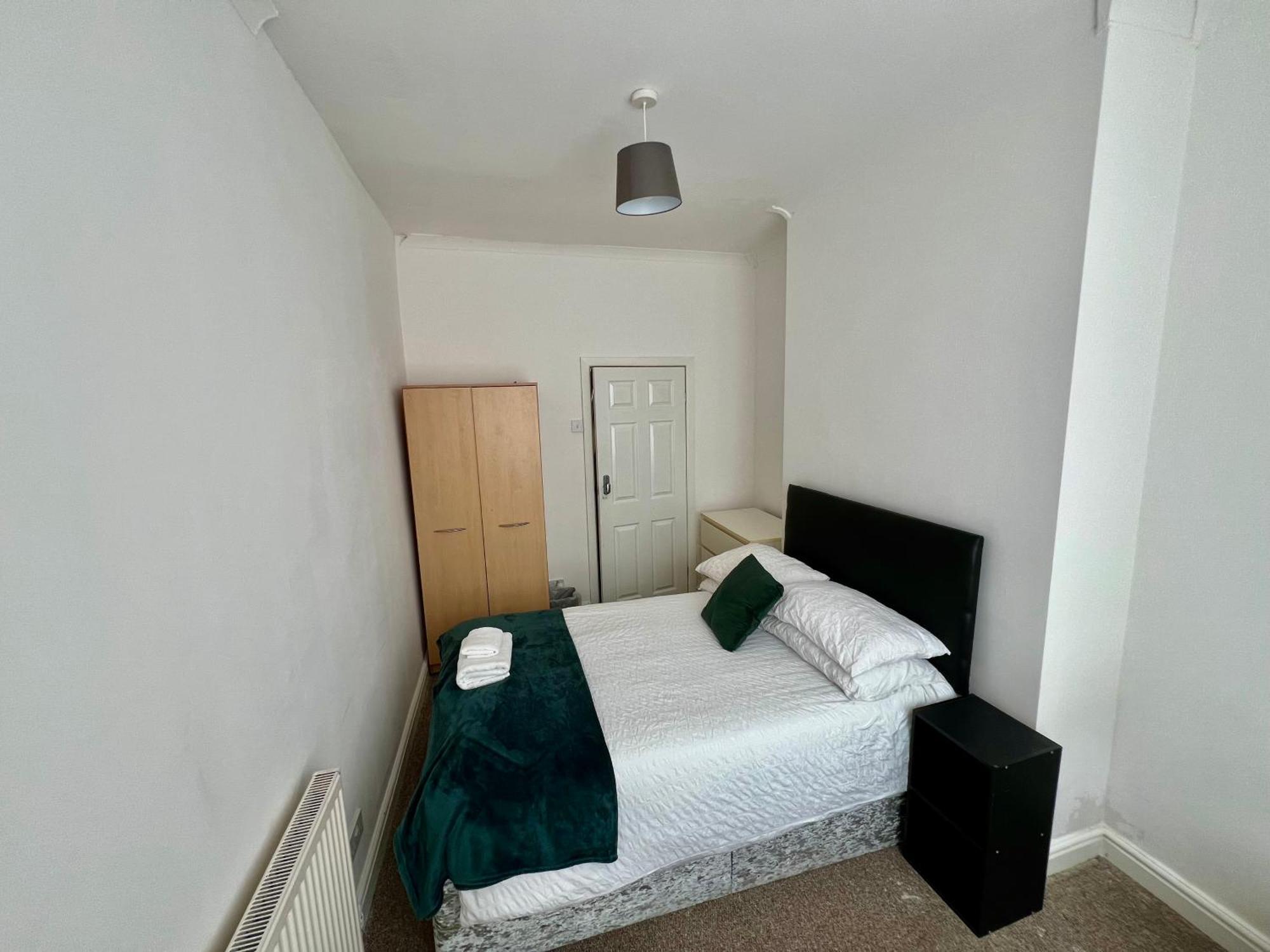 The Coral Guest House 1 Fratton Park Portsmouth Exterior photo